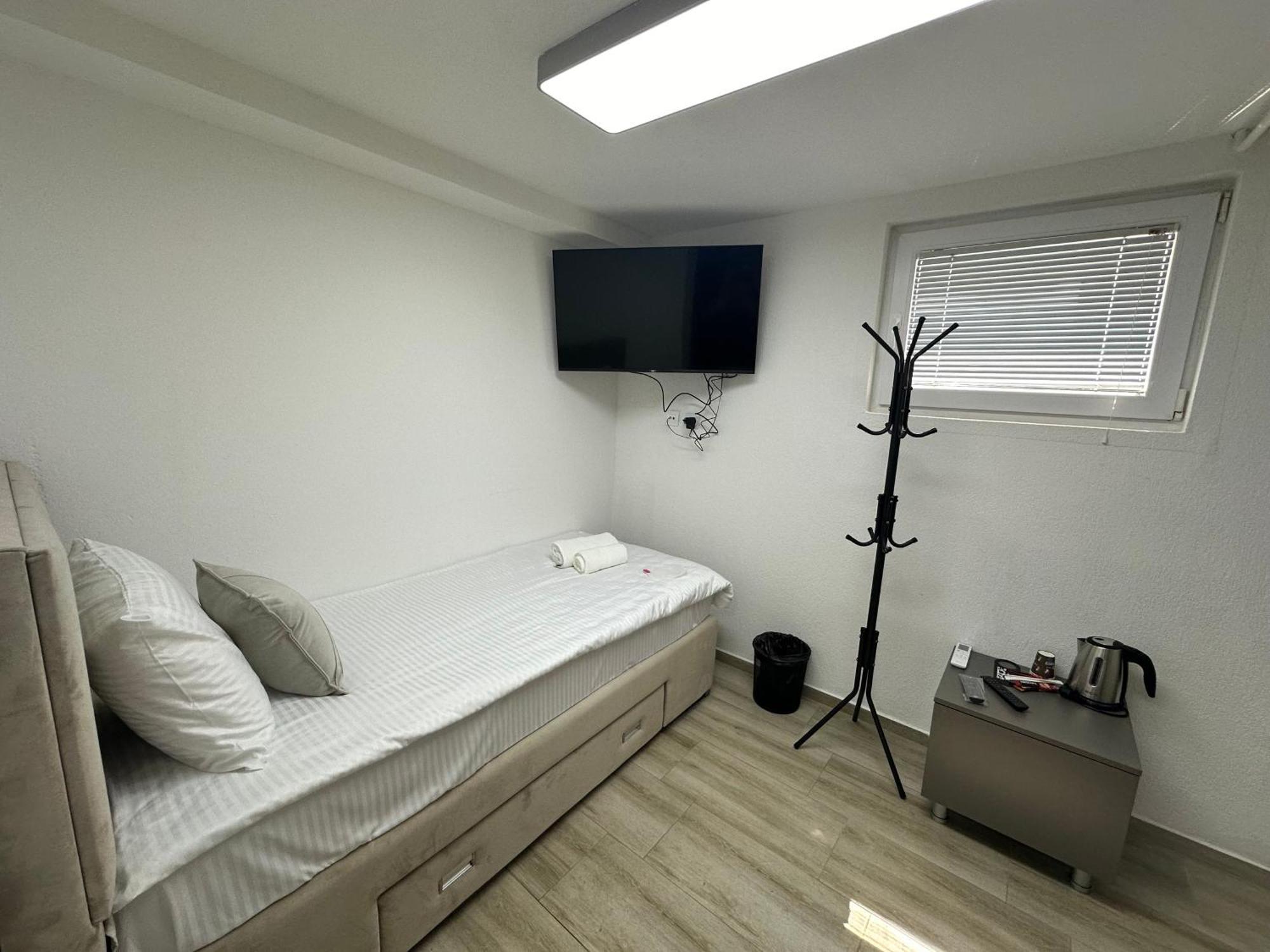Next Rooms Skopje Exteriör bild